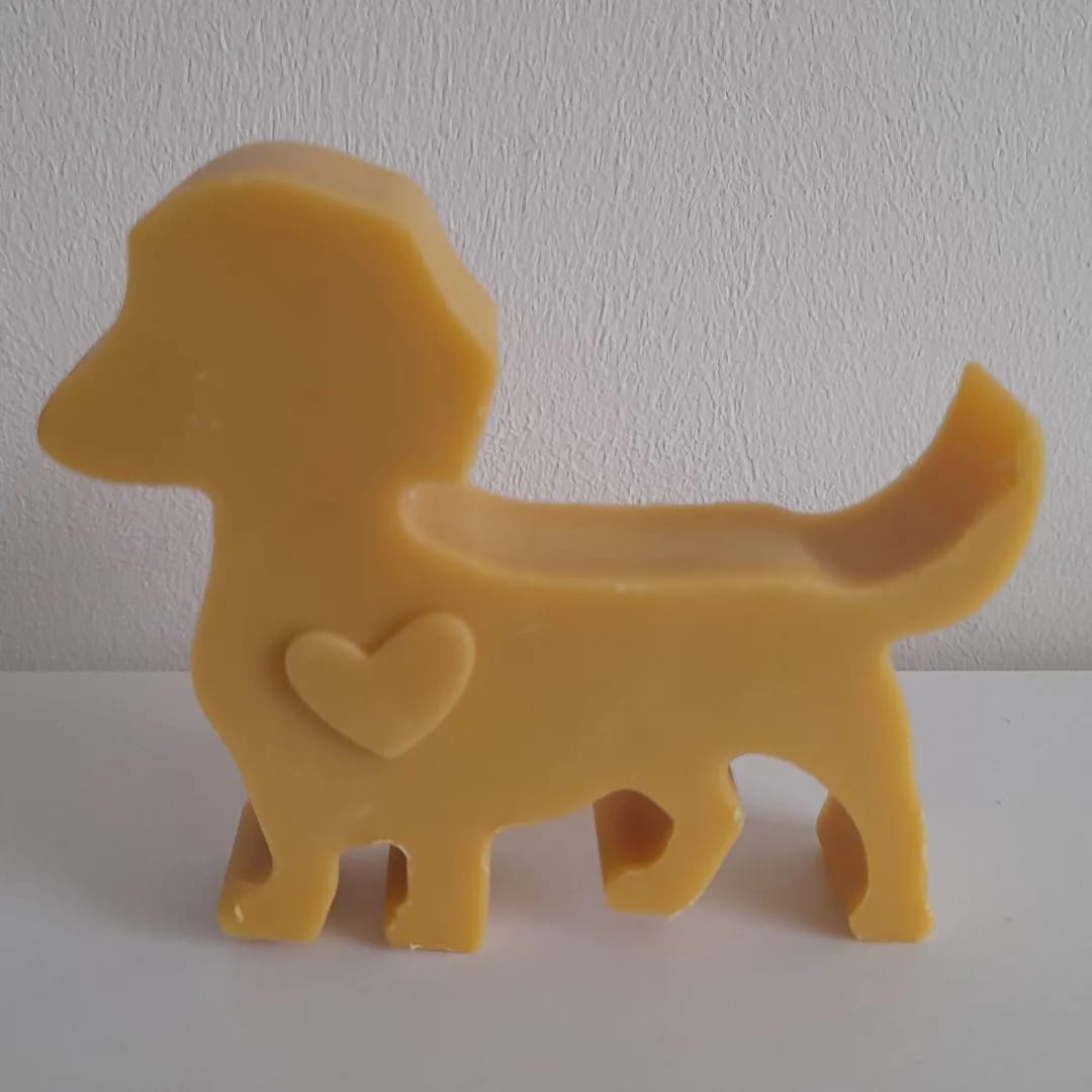 BEES WAX DOG